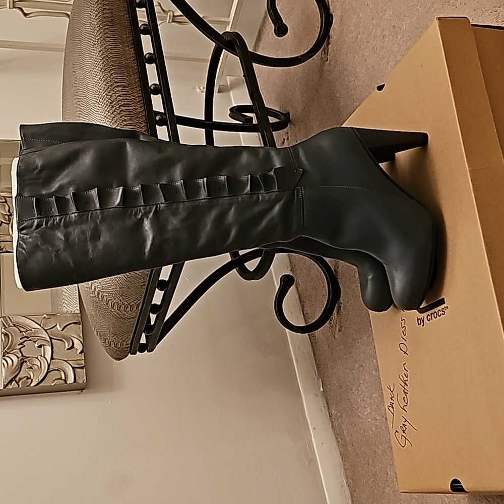 DARK GRAY KNEE HIGH LEATHER SIDE RUFFLE BOOTS